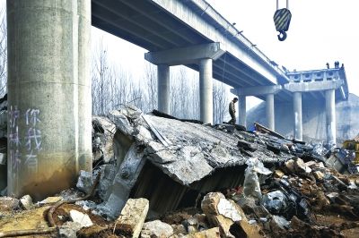 河南坍塌義昌大橋有望春節(jié)恢復通行""